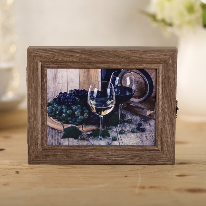 Ключница "Натюрморт с бокалами" коричневая 23,5х18х5 см