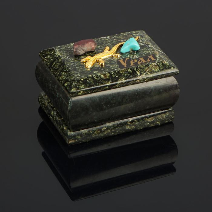 Шкатулка Урал прямоугольная, змеевик, с декоративным камнем, 7,5х5,5х5,5 см