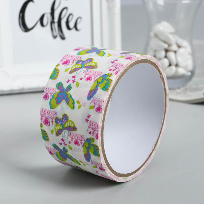 Клейкая лента декоративная пластик "Бабочки и короны" ширина 4,8 см намотка 5 метров