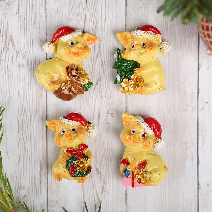 Магнит полистоун "Хрюша с подарками" МИКС 4х3 см