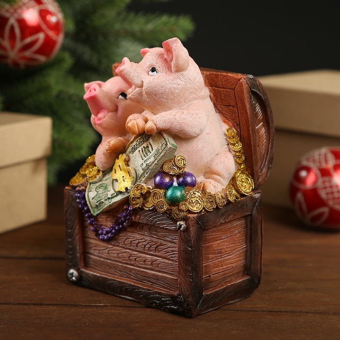 Копилка полистоун "Две свинки в сундуке с золотом и драгоценностями" МИКС 14х9,5х7,5 см