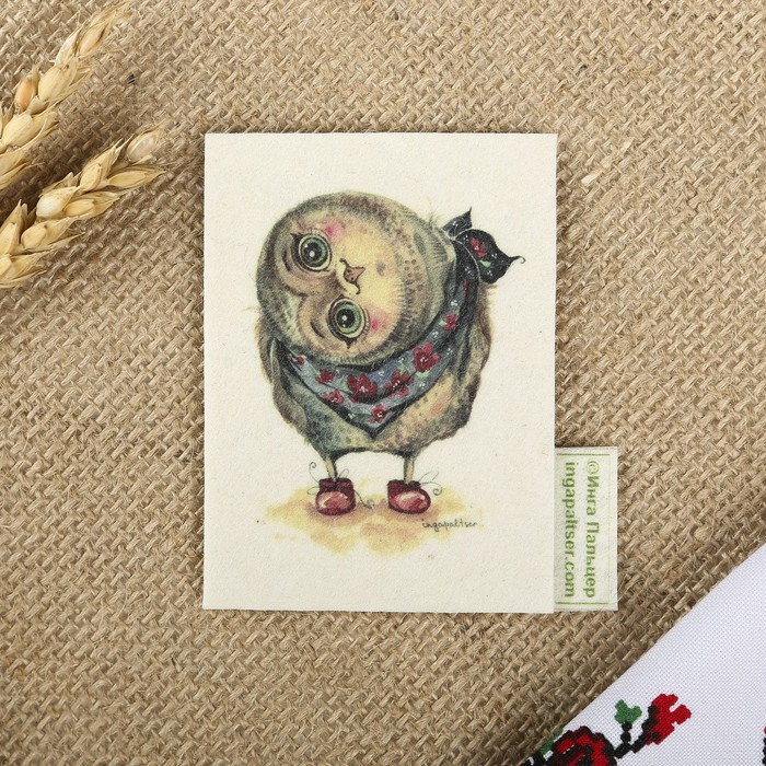 Магнит из войлока "Сова с косынкой" с авторскими рисунками Инги Пальцер