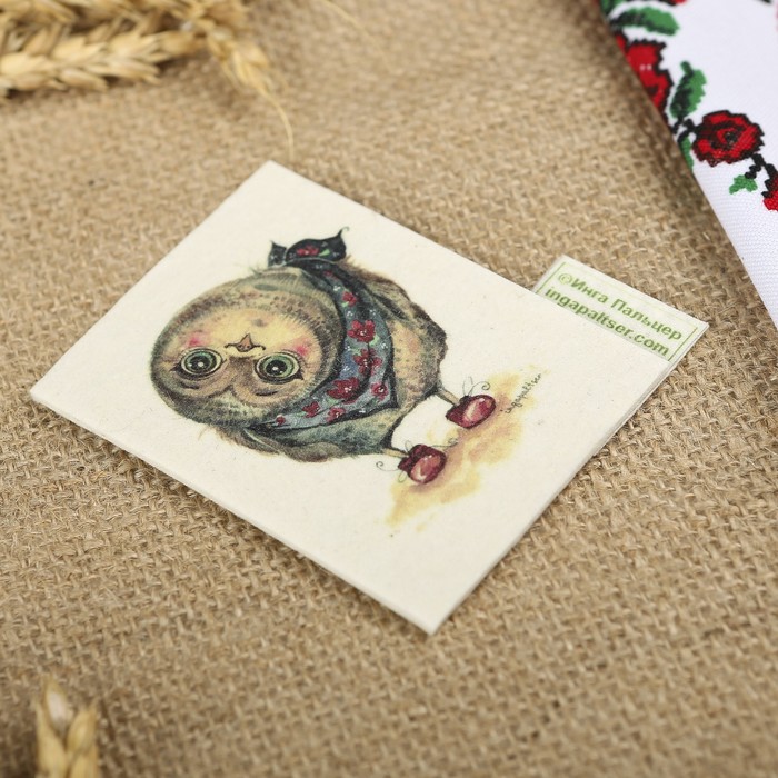 Магнит из войлока "Сова с косынкой" с авторскими рисунками Инги Пальцер