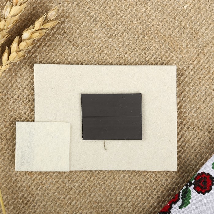 Магнит из войлока "Художник" с авторскими рисунками Инги Пальцер