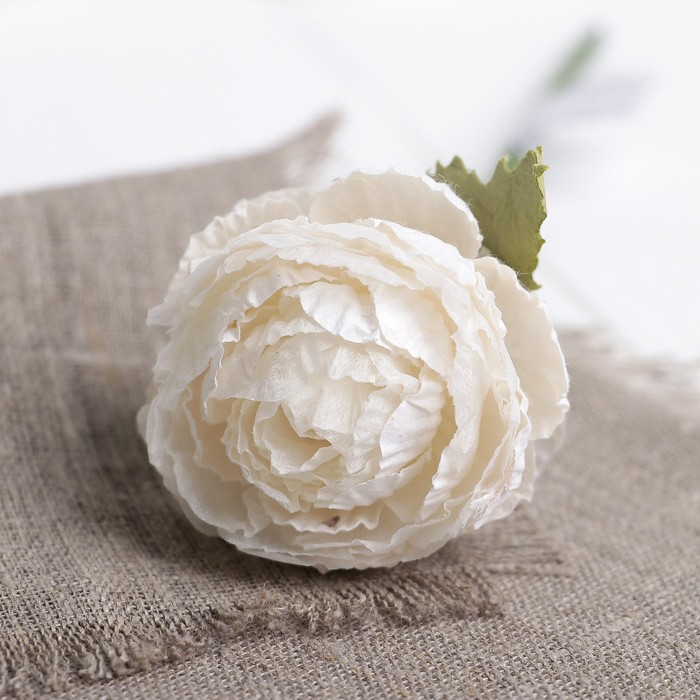 Искусственный цветок "Азиатский лютик" белый 25 см