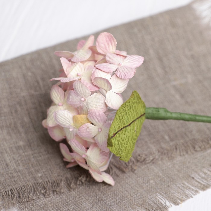 Искусственный цветок "Карликовая гортензия" светло-розовая 27 см