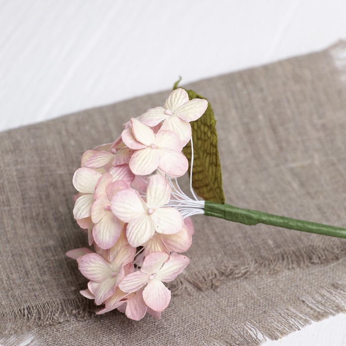 Искусственный цветок "Карликовая гортензия" светло-розовая 27 см