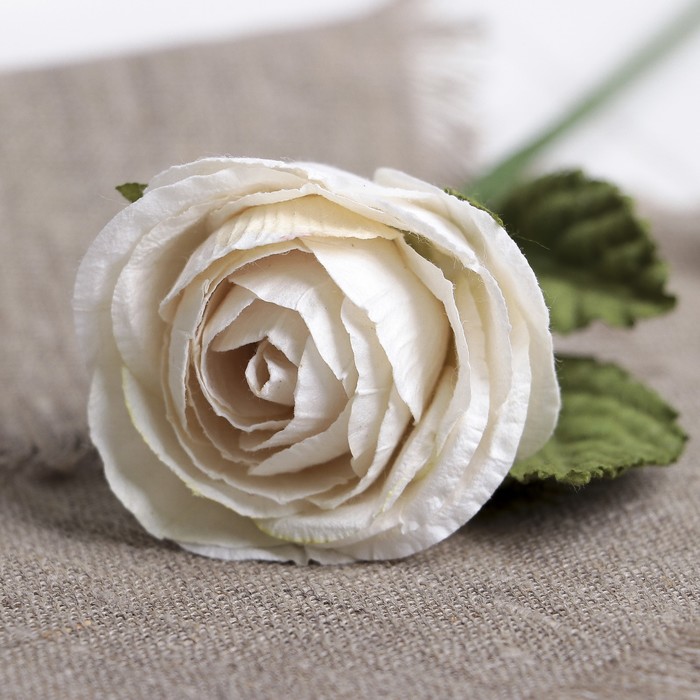 Искусственный цветок "Садовая роза" белая 46 см