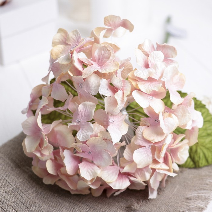 Искусственный цветок "Гортензия" фламинго 45 см