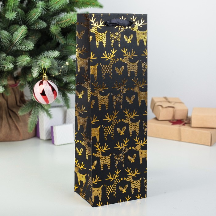 Пакет подарочный под бутылку "Новогодние олени", 12 х 8 х 35 см