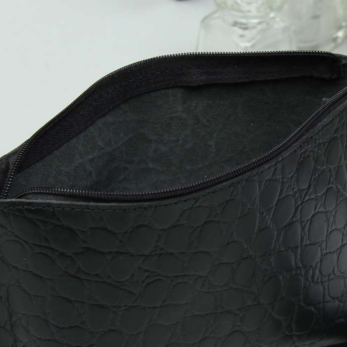 Косметичка простая, отдел на молнии, шик, цвет чёрный