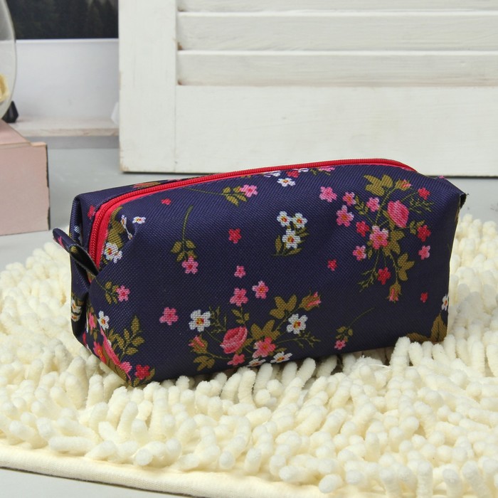 Косметичка дорожная "Розы", отдел на молнии