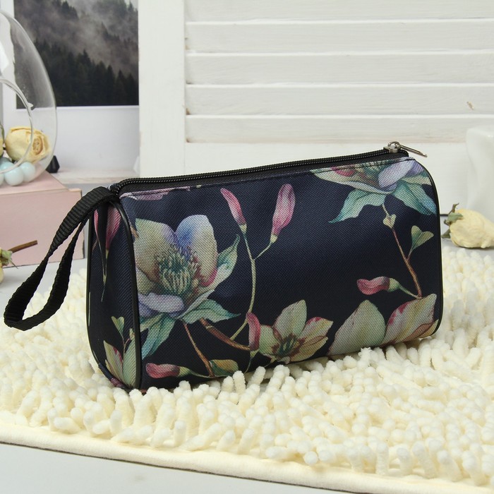 Косметичка простая "Цветы вьюны", отдел на молнии