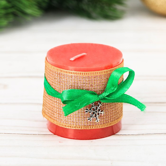 Свеча новогодняя с декором "Веселого нового года"