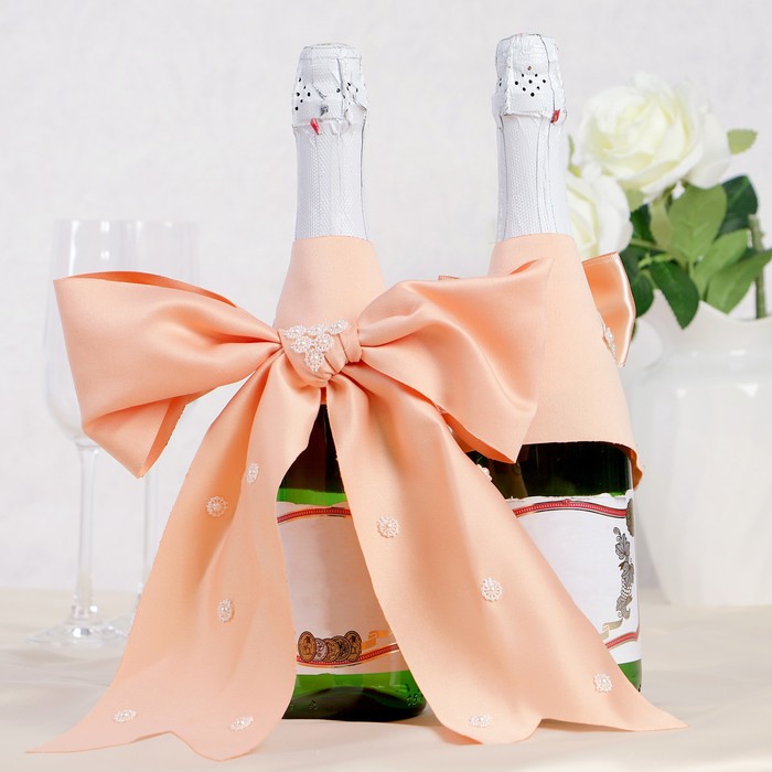 Украшение на шампанское "Маркиза", кремово-персиковое
