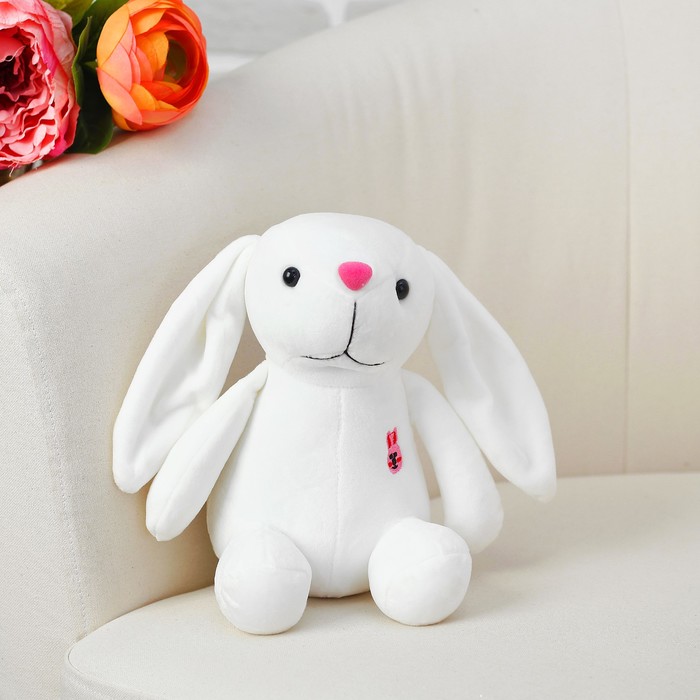 Мягкая игрушка "Зайка с вышивкой" с присоской, цвет белый