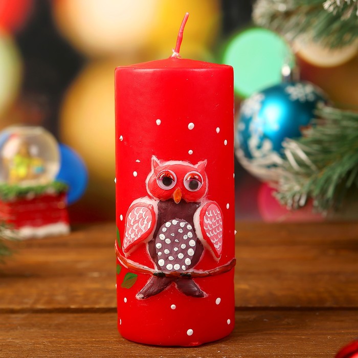 Свеча цилиндр "Совунья и снегопад" с ручной росписью, красная, 12х5см