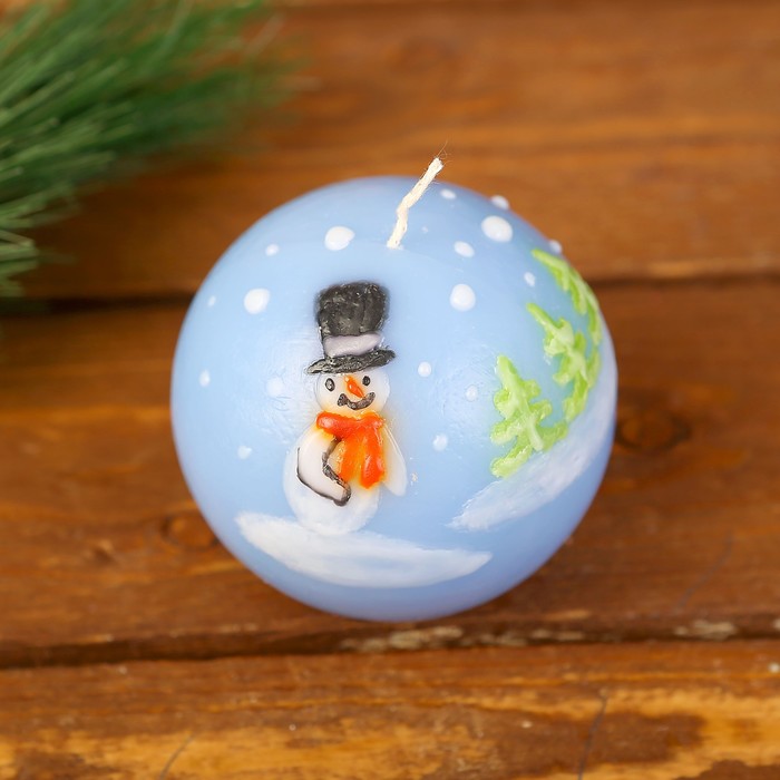 Свеча шар "Снеговичок на прогулке" с ручной росписью, голубая, 7х7см