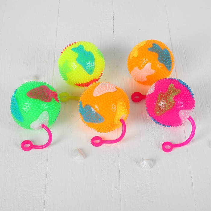 Мяч световой "Рыбка" с пищалкой на резинке, 7.5 см, цвета МИКС