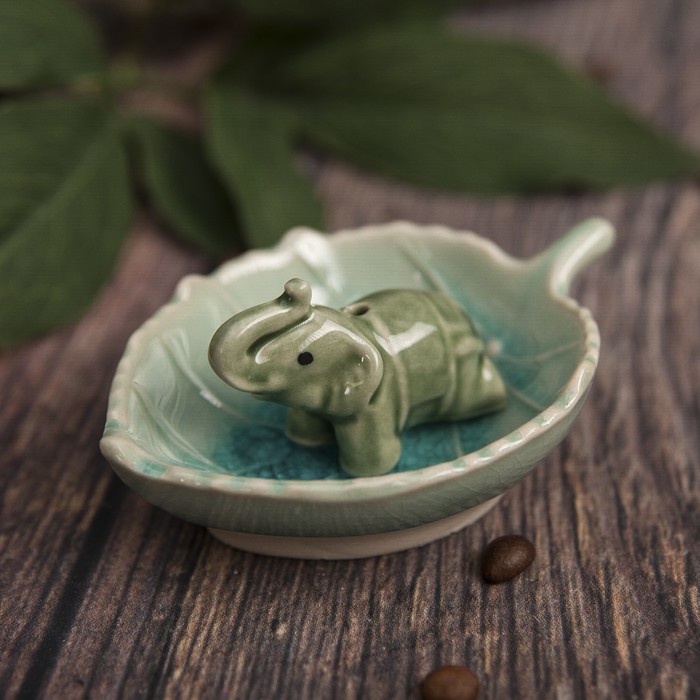 Подставка под благовония "Зелёный слоник" 8х5х3,5 см