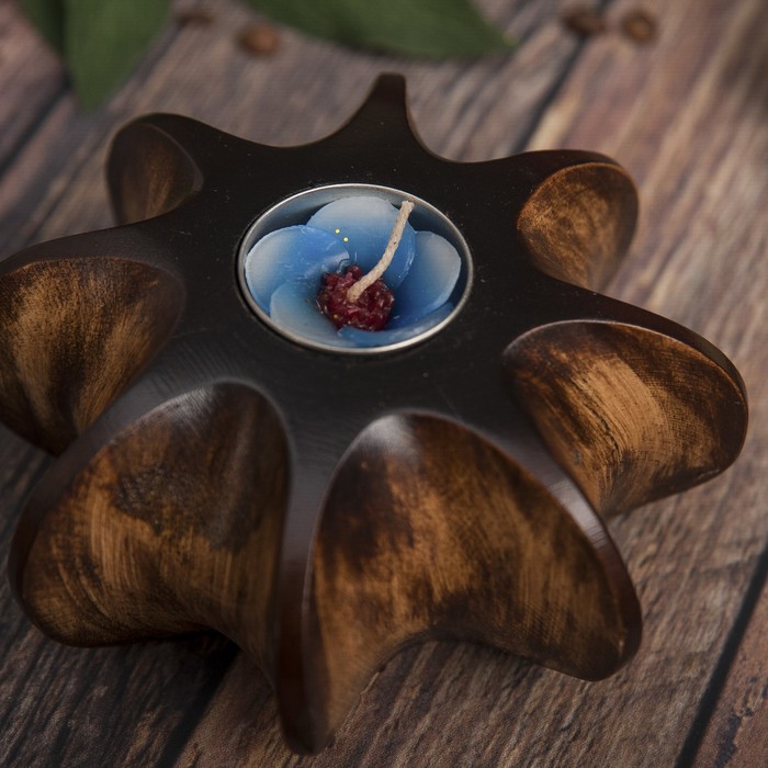 Подсвечник из мангового дерева "Звезда" 15х15х8 см