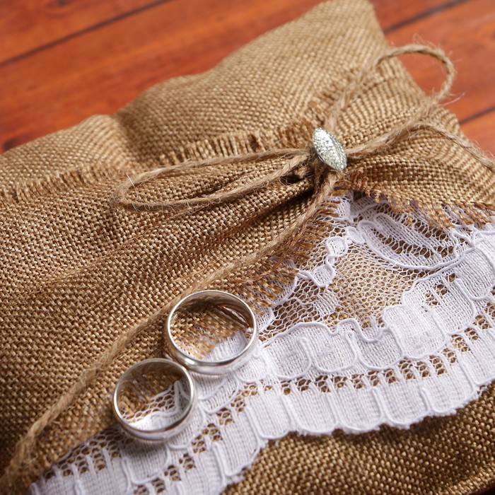 Подушечка для колец "Рустик", с кружевом