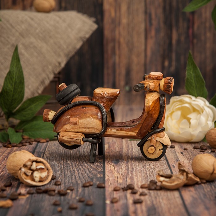 Сувенир дерево "Мопед" 17х8,5х12 см