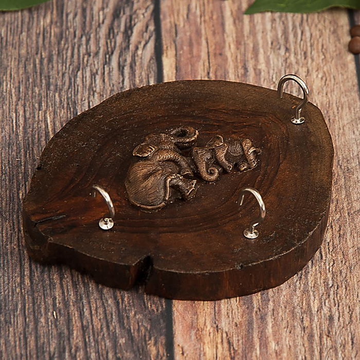 Ключница дерево "Милая парочка" круг 11,5х12,5х2 см
