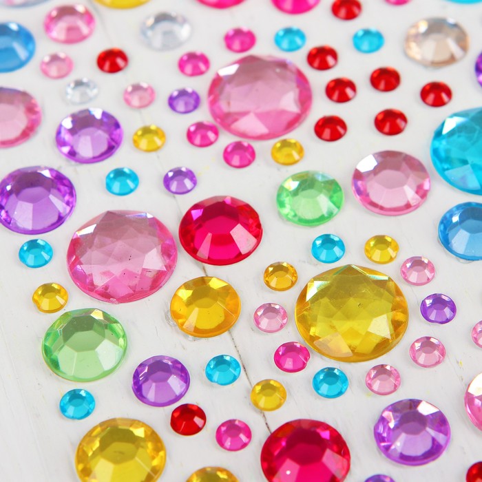 Аппликация круглыми стразами "Девушка в танце"