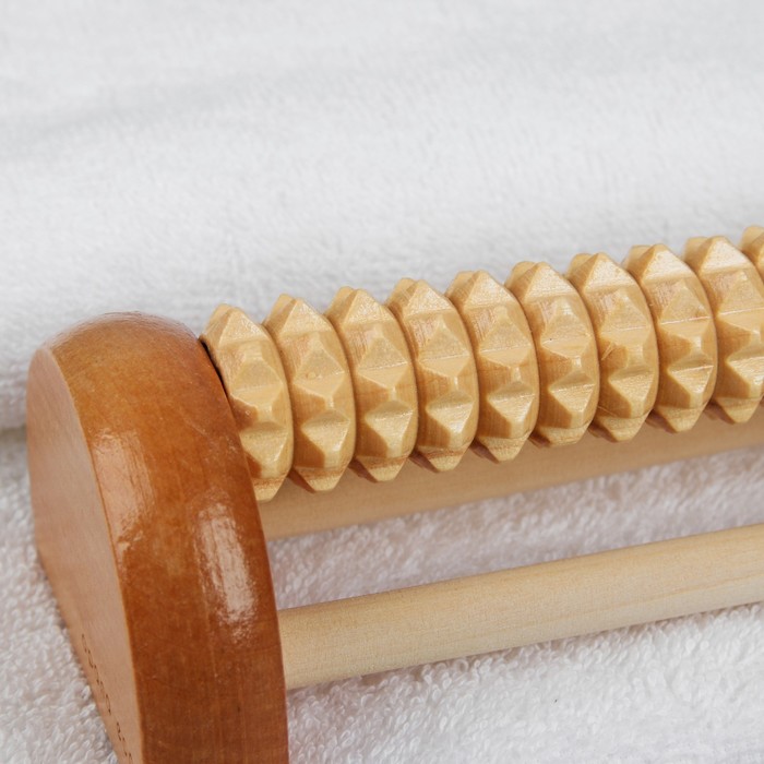 Массажёр деревянный для ног "Барабан", 1 ролик с шипами