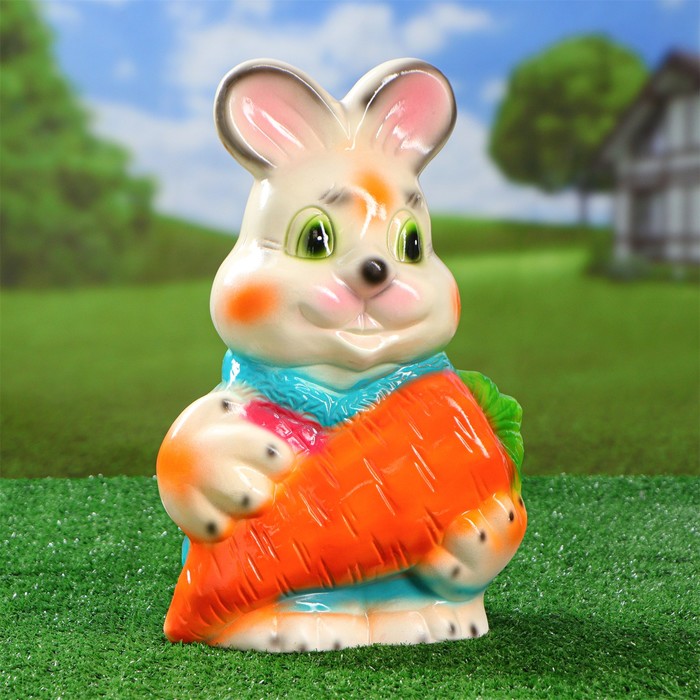 Садовая фигура "Заяц с морковкой"