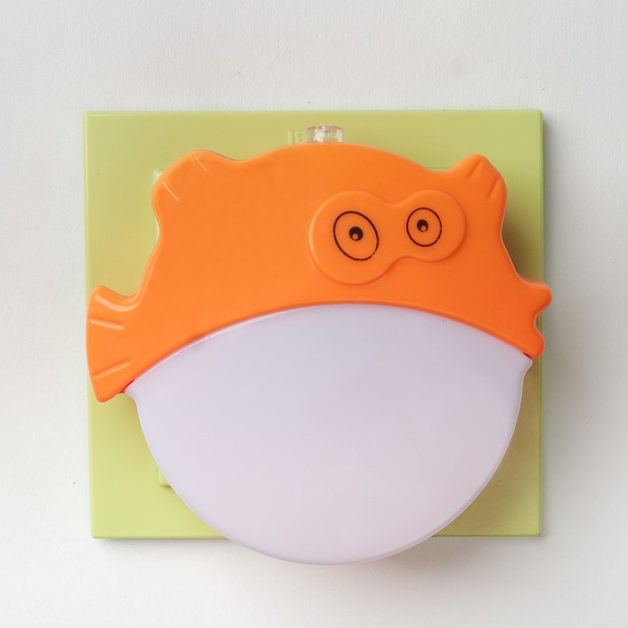 Ночник пластик "Рыбка Фугу" 3 диода 220В МИКС 8х5х9 см