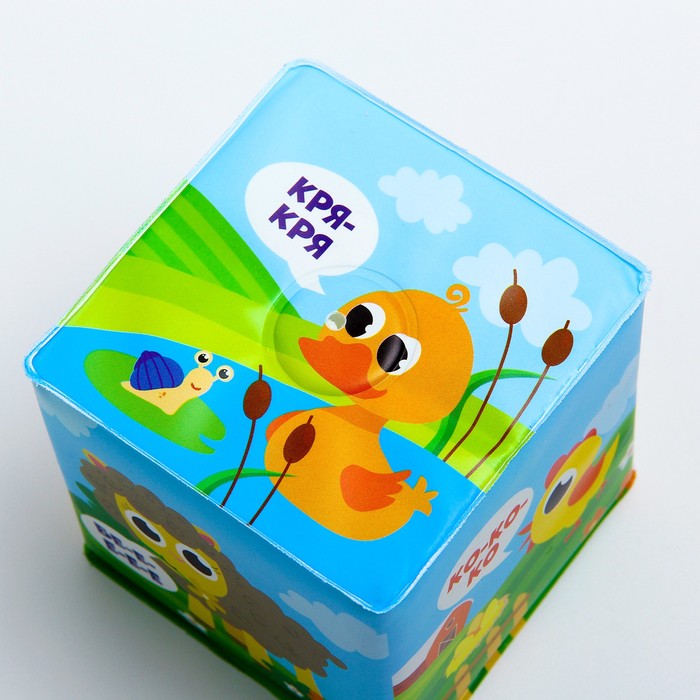 Мягкий кубик «В деревне» со свистулькой, размер 7х7 см, для купания