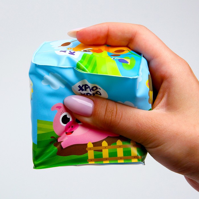 Мягкий кубик «В деревне» со свистулькой, размер 7х7 см, для купания