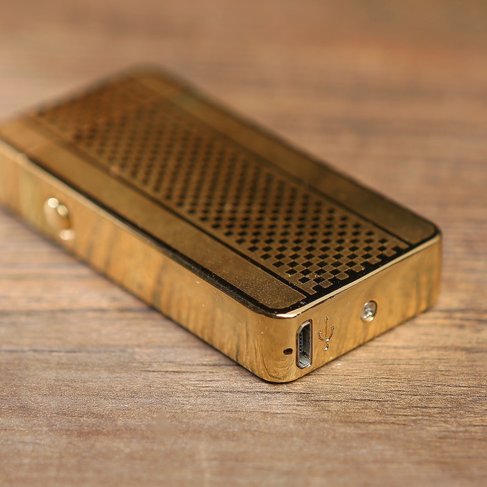 Зажигалка электронная, дуговая, USB в комп-те, золотая в маленькую шашечку, 7.5х12 см