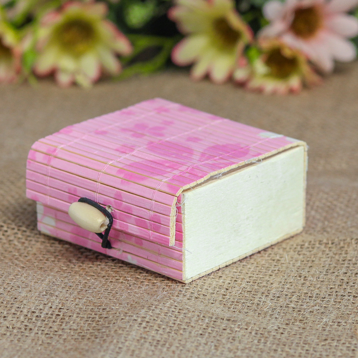 Шкатулка соломка "Цветы на розовом" 3,5х7х7 см