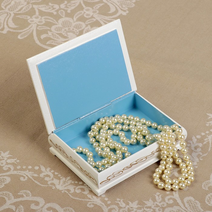 Шкатулка «Девочка со зверятами», белая, 10×14 см, лаковая миниатюра