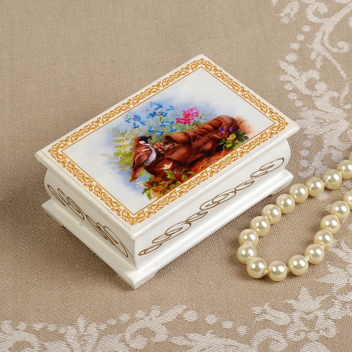 Шкатулка «Воробей», белая, 6×9 см, лаковая миниатюра