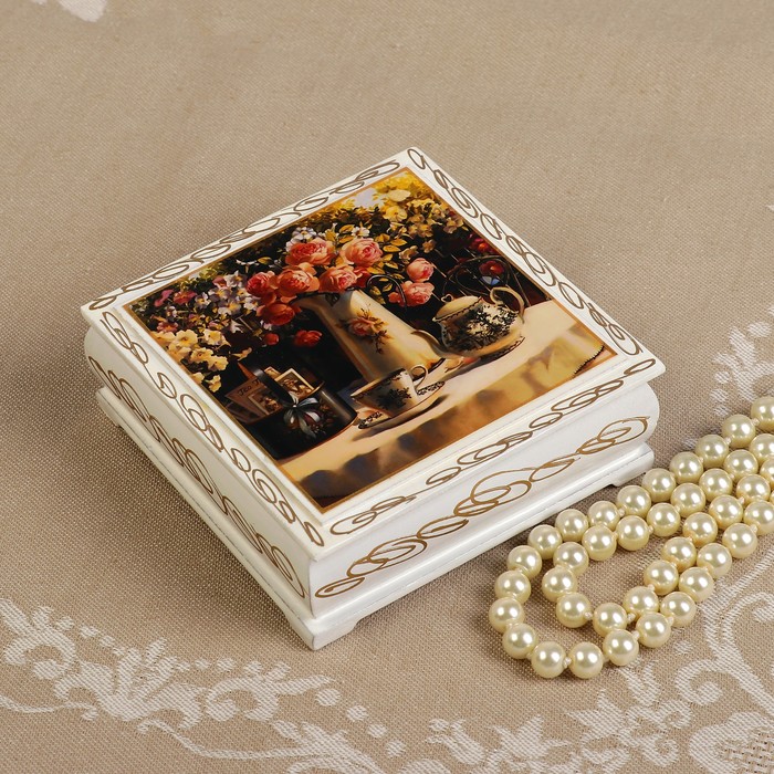 Шкатулка «Летнее чаепитие», белая, 10×10 см, лаковая миниатюра