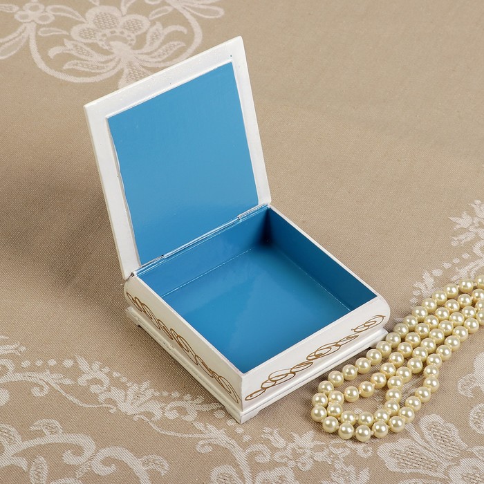 Шкатулка «Птичка у цветов», белая, 10×10 см, лаковая миниатюра