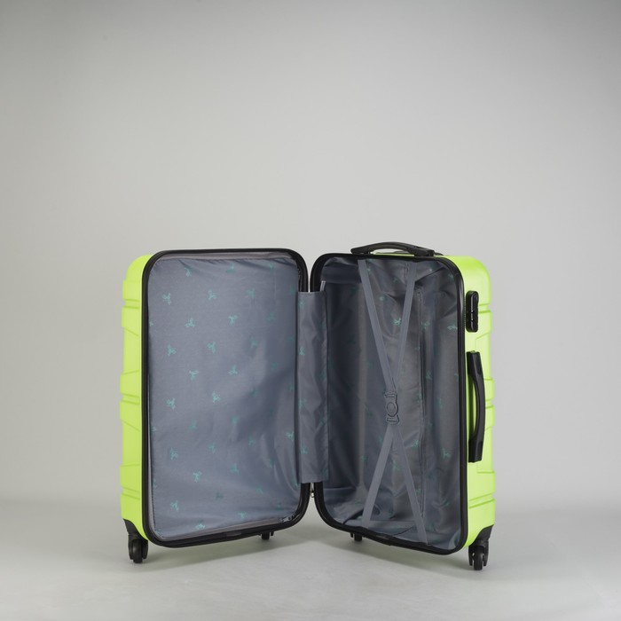 Чемодан средний "Доспехи" 24", отдел на молнии, кодовый замок, 4 колеса, цвет зелёный