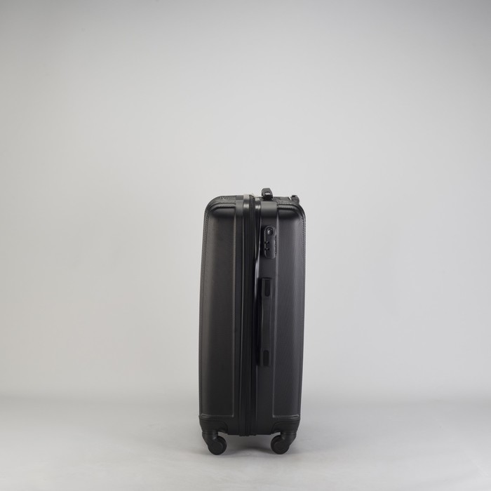 Чемодан средний "Полосы" 24", отдел на молнии, кодовый замок, 4 колеса, цвет чёрный