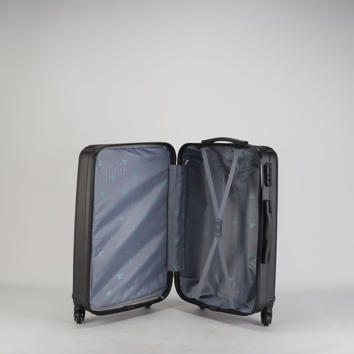 Чемодан средний "Полосы" 24", отдел на молнии, кодовый замок, 4 колеса, цвет чёрный