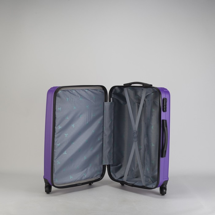 Чемодан средний "Полосы" 24", отдел на молнии, кодовый замок, 4 колеса, цвет фиолетовый