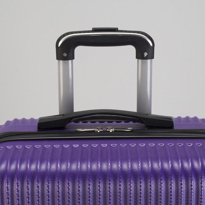 Чемодан средний "Полосы" 24", отдел на молнии, кодовый замок, 4 колеса, цвет фиолетовый