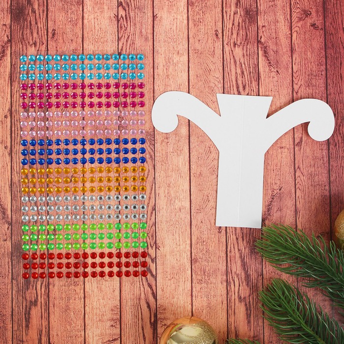 Аппликация стразами с подставкой "С Новым годом!", Снегурочка