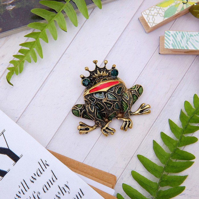 Брошь "Царевна-лягушка", цвет красно-зеленый в черненом золоте