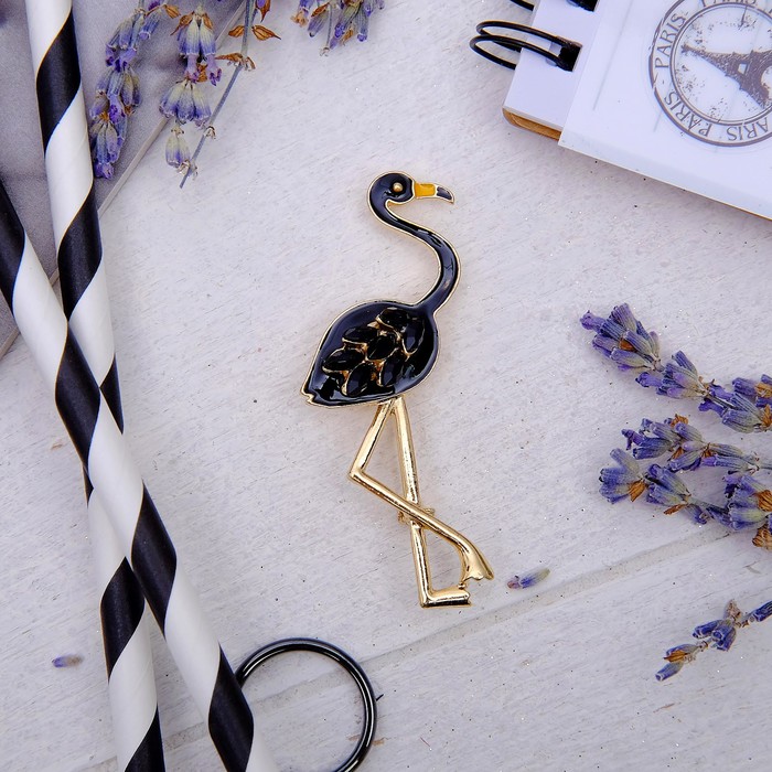 Брошь "Фламинго" с красивым крылом, цвет черный в золоте