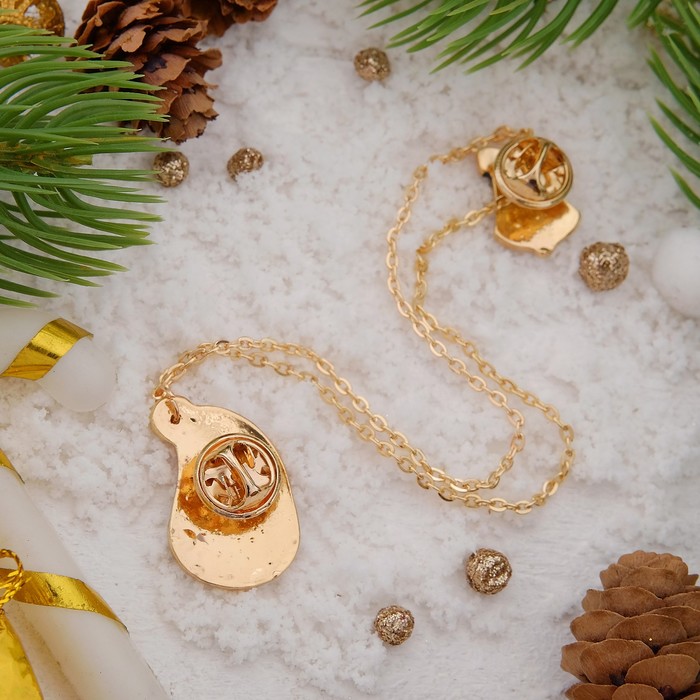 Брошь "Новогодняя сказка" на цепочке, санта, цветная в золоте