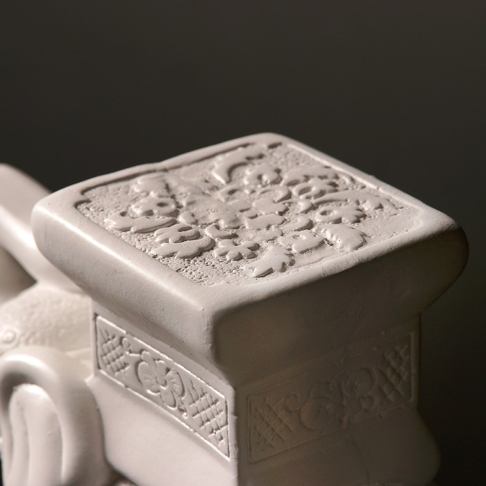 Подставка "Слон малый" 12х30х27см белый